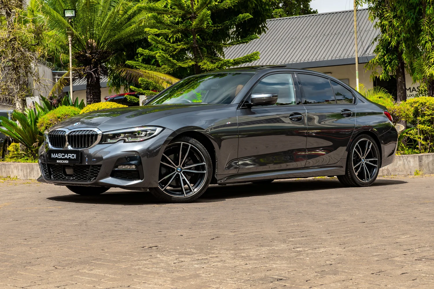 BMW 320i